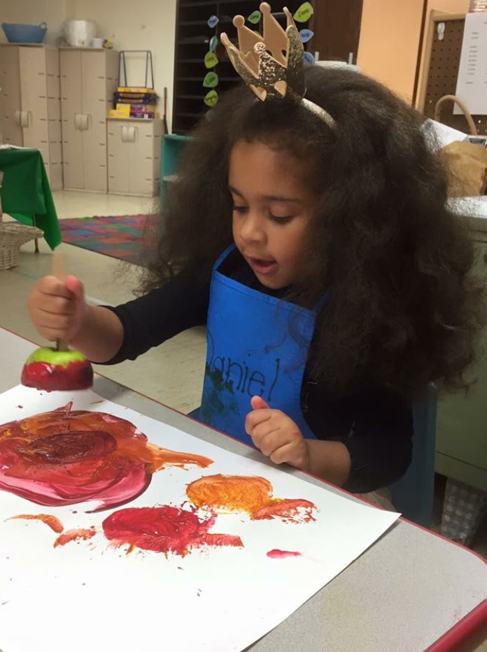 images/stories/HeaderImages/Frame4/apple painting.jpg